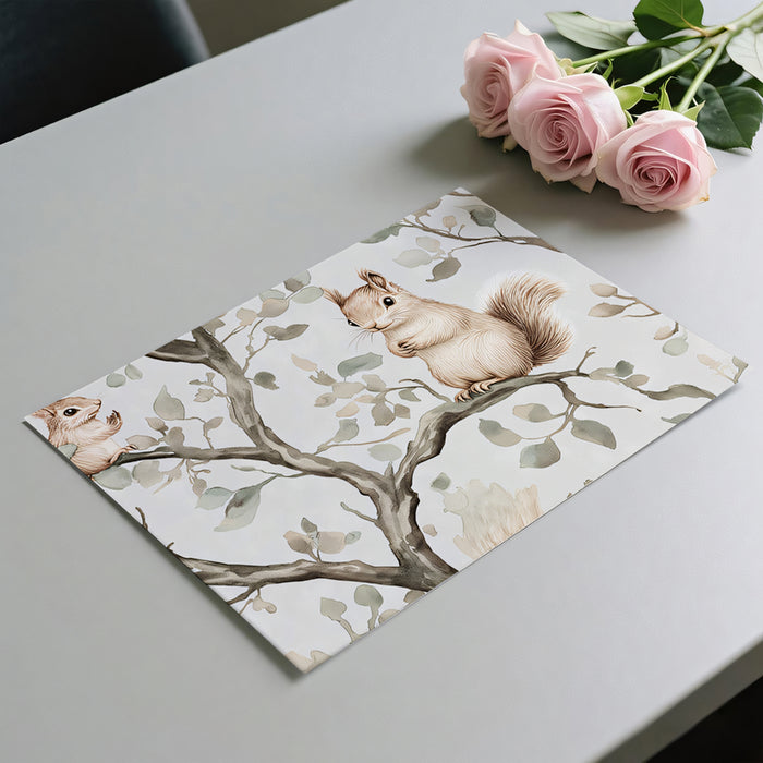 Carta da parati con scoiattolo e ramo | Motivo di bosco delicato