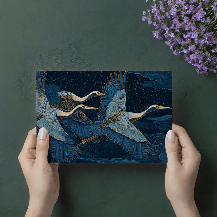 Carta da parati murale con gru volanti blu e oro | Notte capricciosa